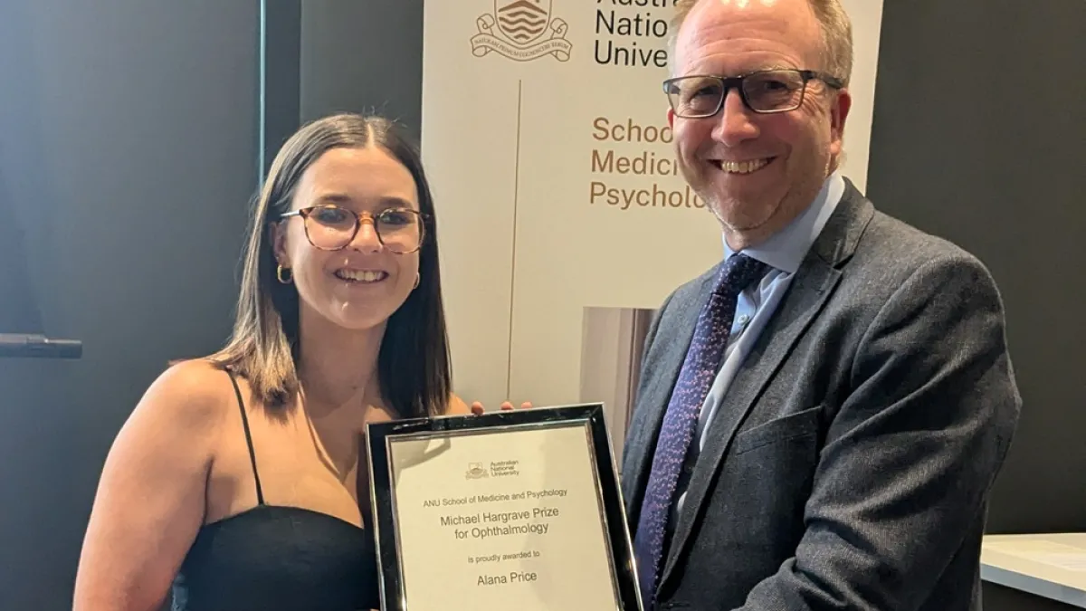 Alana Price received the Michael Hargrave Prize for Ophthalmology from Professor Martin Veysey