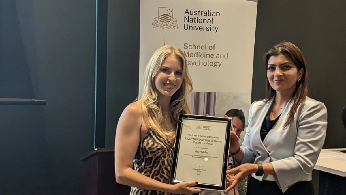 Mira Holliday received the RACGP NSW &amp; ACT Prize for General Practice Excellence from Dr Komal Jaiswal