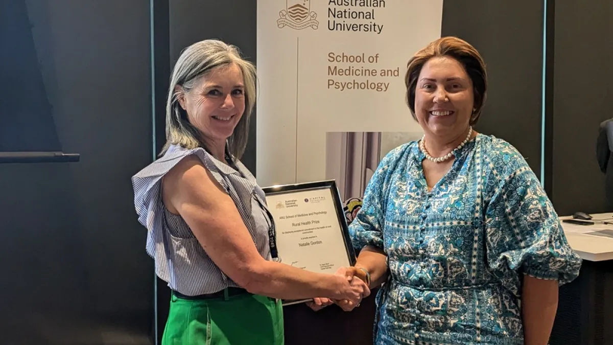 Natalie Gordon received the Rural Health Prize from Professor Sally Hall Dykgraaf