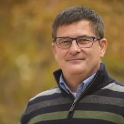 Associate Professor Stewart Sutherland